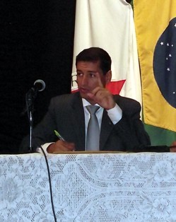 Rodyson preside sua primeira reunião em sessão totalmente fora dos padrões – Orçamento 2013 não é votado mais uma vez presidente rodyson